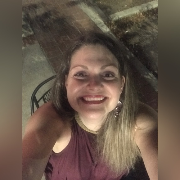 Meet your Posher, Erin - Picture 3 of 9